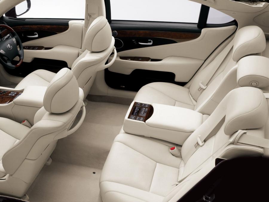  Lexus LS600h 2007 года  (JP) (фото 3 из 9)
